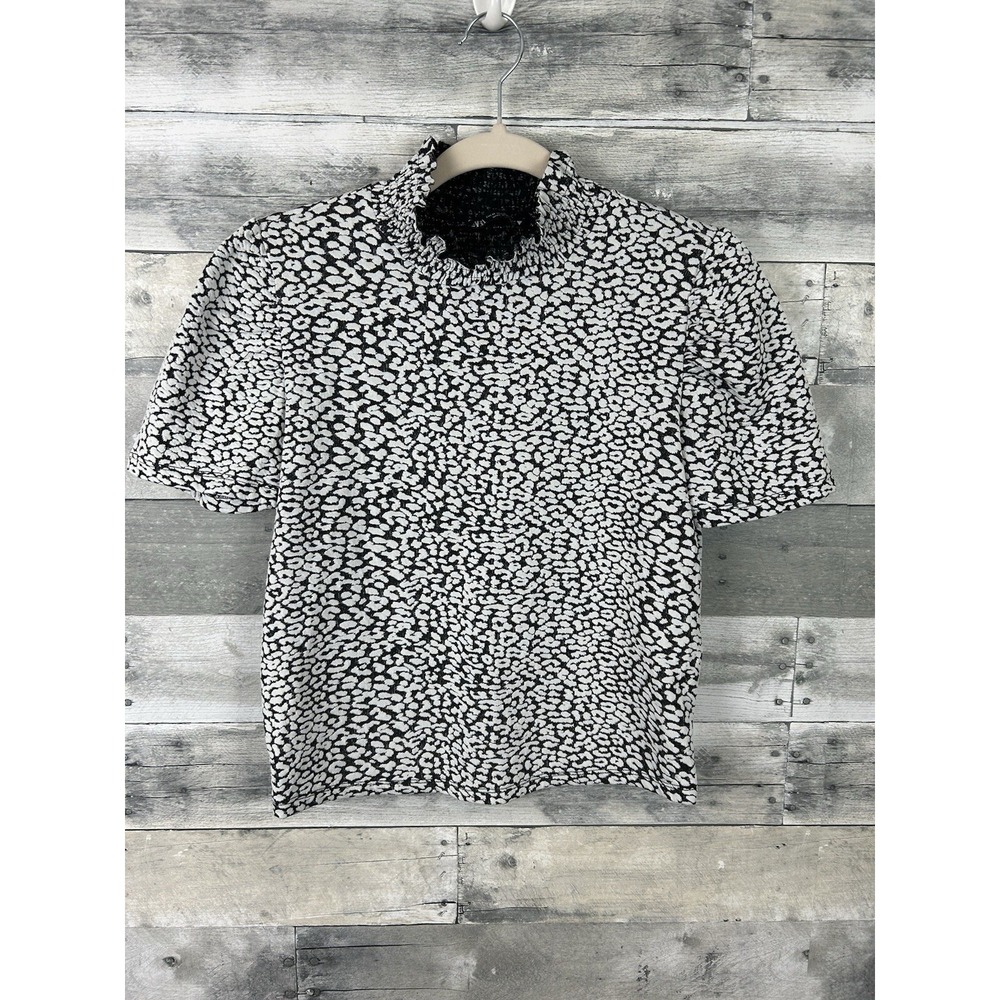 Zara Medium Cropped Short Sleeve Blouse